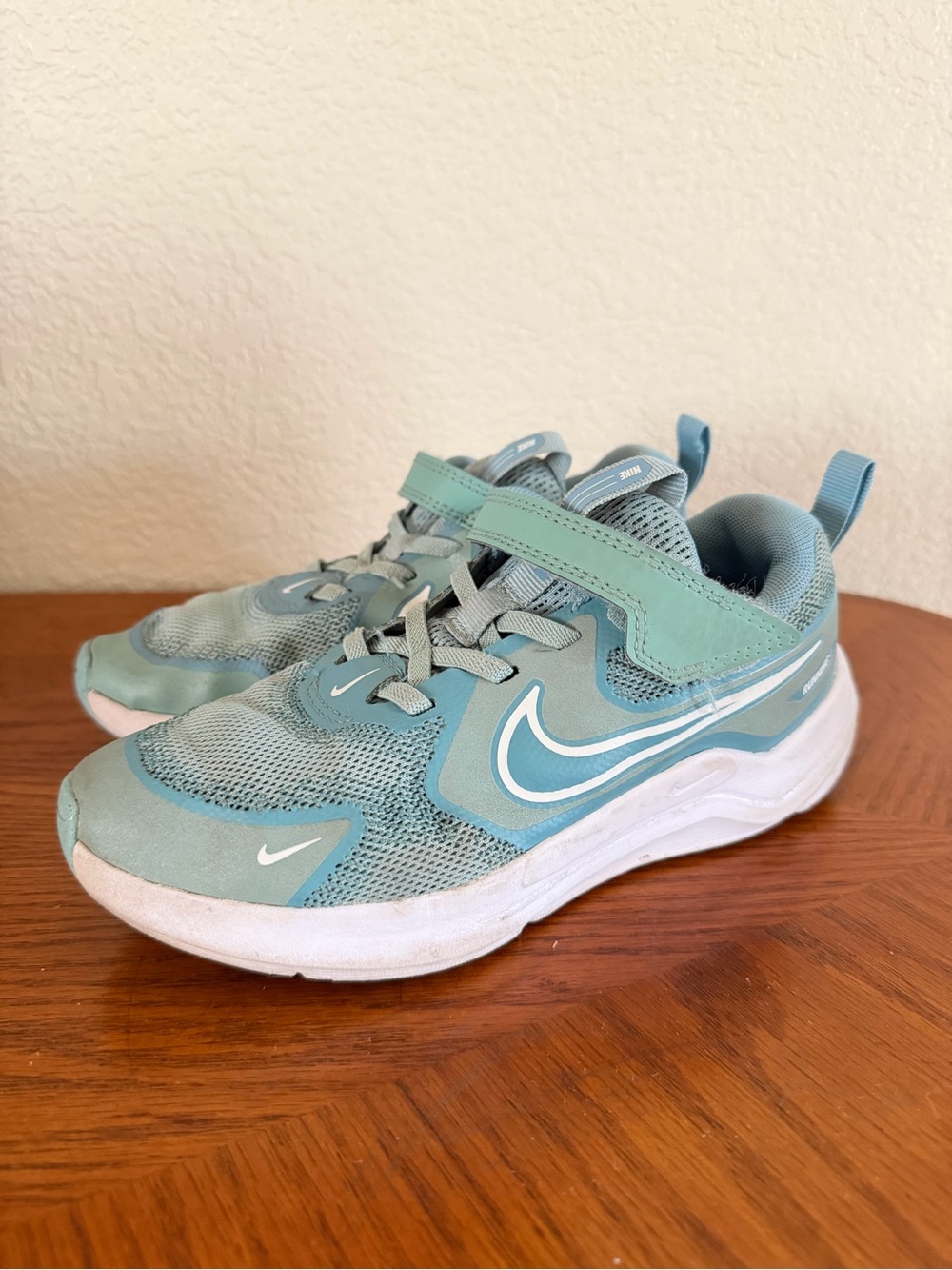 Nike Kids' Cosmic Runner Girls Shoes